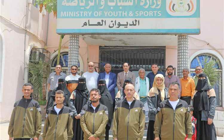 الوزير البكري يودع بعثة المنتخب الوطني للشطرنج المشارك في أولمبياد العالم بأوزبكستان