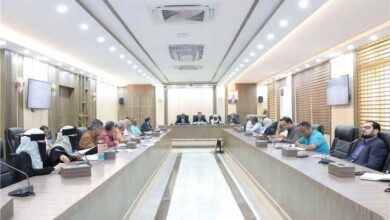الوزير السقطري يترأس اجتماعًا مع البنك الدولي والفاو وبرنامج الأغذية العالمي لمناقشة تحديث مشروع الأعمال الزراعية في اليمن