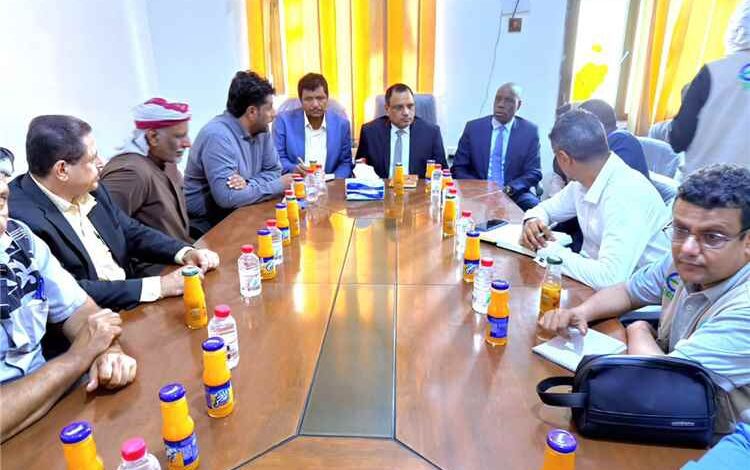 الوزير السقطري يطّلع على احتياجات القطاع الزراعي في المهرة ويؤكد دعم الاستثمار الزراعي