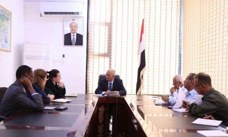 الوزير الشرجبي يبحث مع البرنامج الإنمائي تعزيز الشراكة وتطوير مشاريع المياه والبيئة