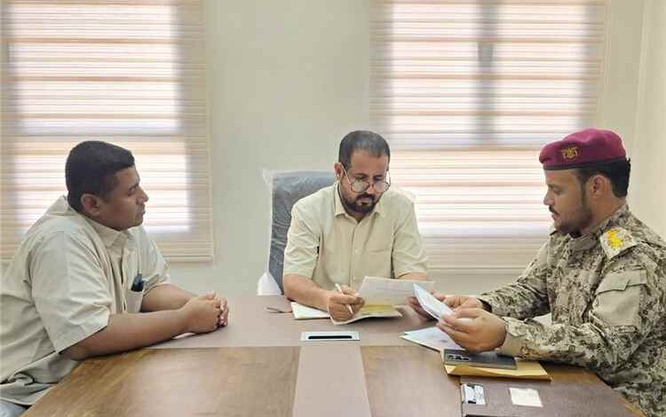 الوكيل الجهوري يبحث مع إدارة مستشفى 24 أبريل العسكري سبل تطوير العمل والخدمات الطبية