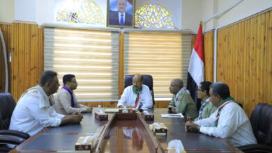 الوكيل بارباع يلتقي فريق رابطة رواد الكشافة اليمنية المتأهل إلى نهائي مسابقة السيد إبراهيم طاهر البغلي الثقافية.
