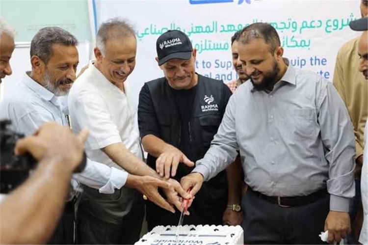 اليزيدي والجاوي يفتتحوا قسم الخياطة بالمعهد المهني بالمنصورة