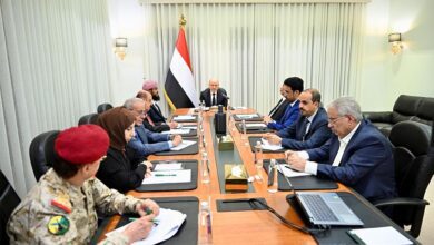 اليمن يدخل على خط التحالف الجديد.. الحكومة ترحب باتفاقية مكة وتكشف أهميتها للبحر الأحمر وباب المندب