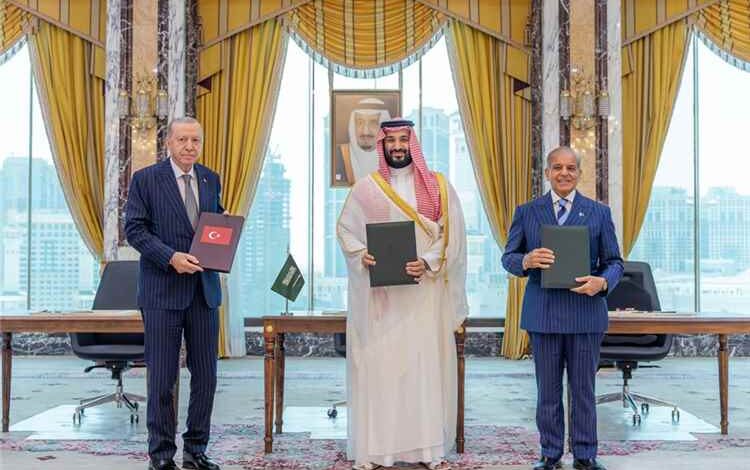 المشهد اليمني - اليمن يرحب باعلان "اتفاقية مكة للدفاع المشترك": خطوة استراتيجية لمواجهة التهديدات التي تمس أمن المنطقة
