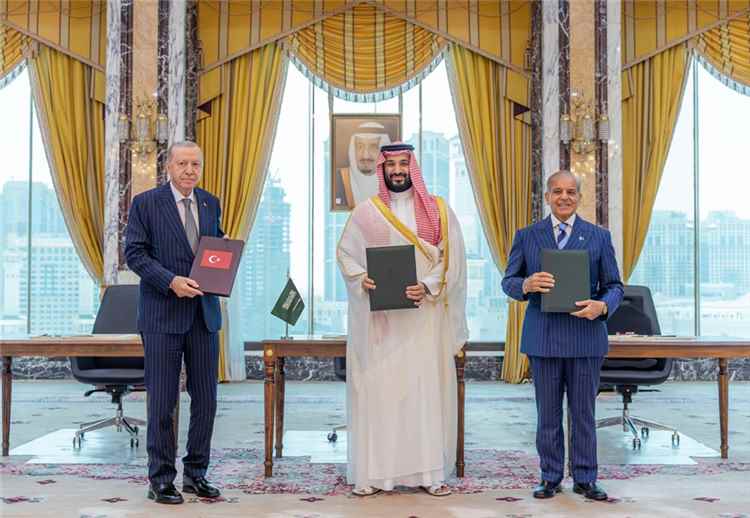 المشهد اليمني - اليمن يرحب باعلان "اتفاقية مكة للدفاع المشترك": خطوة استراتيجية لمواجهة التهديدات التي تمس أمن المنطقة