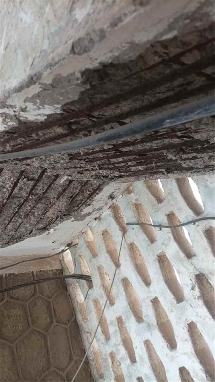 انهيار أجزاء من عمارة المعلمين بخور مكسر ودعوات عاجلة لإنقاذ ساكنيها