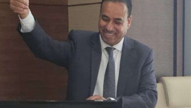 باحث يمني يحصد جائزة مؤتمر دولي بجامعة التكنولوجيا الماليزية عن بحث حول استدامة الاتصالات في اليمن