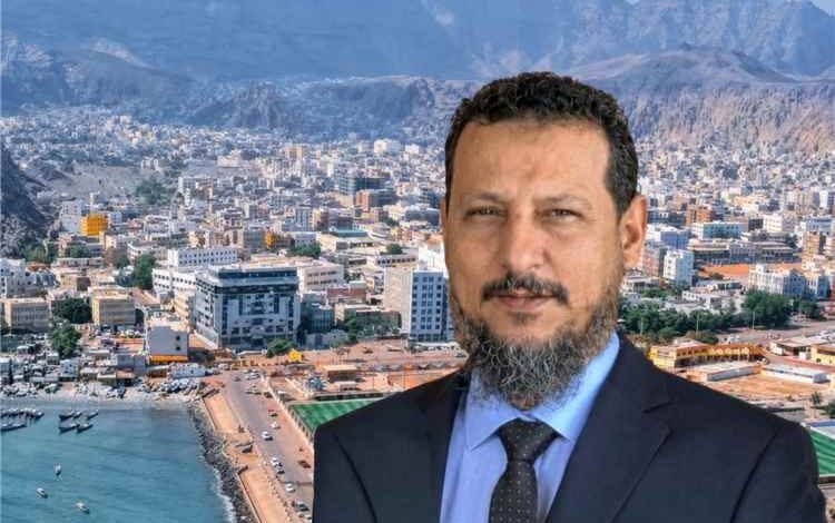 بالفيديو.. صحافي يحذّر من «قنابل موقوتة» تجوب شوارع عدن ويدعو المحافظ شيخ للتدخل