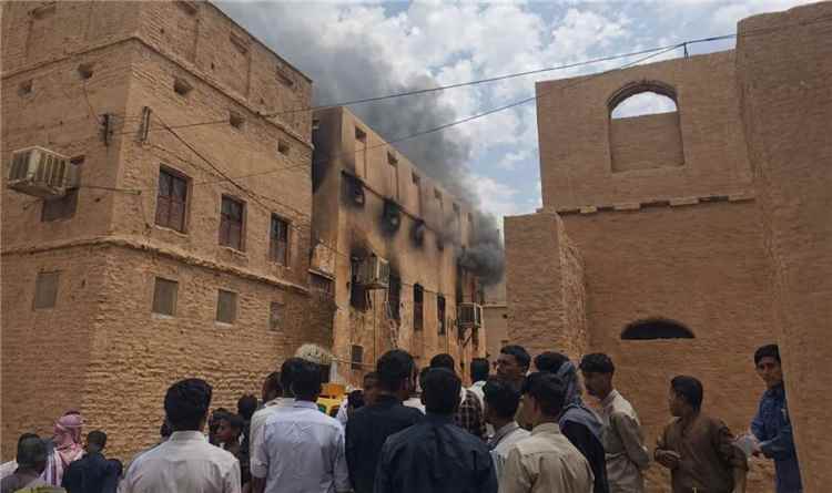 بتدخل عاجل من اللواء السادس درع الوطن.. إخماد حريق هائل في منزل بمديرية القطن
