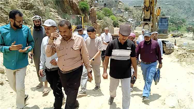 بتوجيه من محافظ أبين.. الأشغال العامة تبدأ تحديث الدراسة الفنية لمشروع طريق باتيس – رصد – معربان