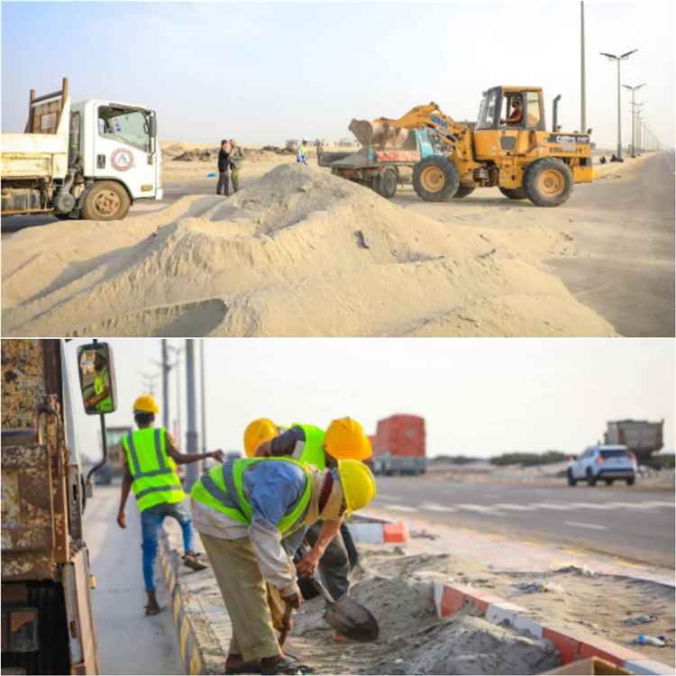 بتوجيهات محافظ عدن.. استكمال رفع الرمال من طريق ساحل أبين – العلم