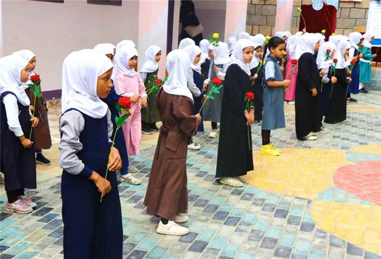 بجهود مجتمعية.. مدارس شعب العرمي بيافع رُصد تدشن العام الدراسي الجديد
