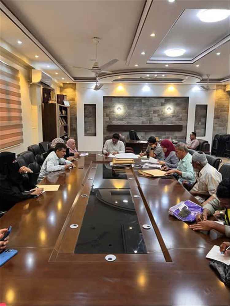 بحضور قيادة السلطة المحلية.. فتح مظاريف مشروع مبنى الهجرة والجوازات بالشيخ عثمان