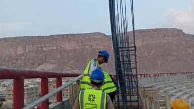 بدء صب القواعد الخرسانية للشاشة العملاقة بإستاد سيئون الأولمبي بدعم من مؤسسة الناصر للتنمية