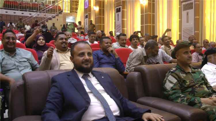 برعاية محافظ عدن.. اليزيدي يدشن المجلس التنسيقي لشؤون التعليم بمديرية المنصورة
