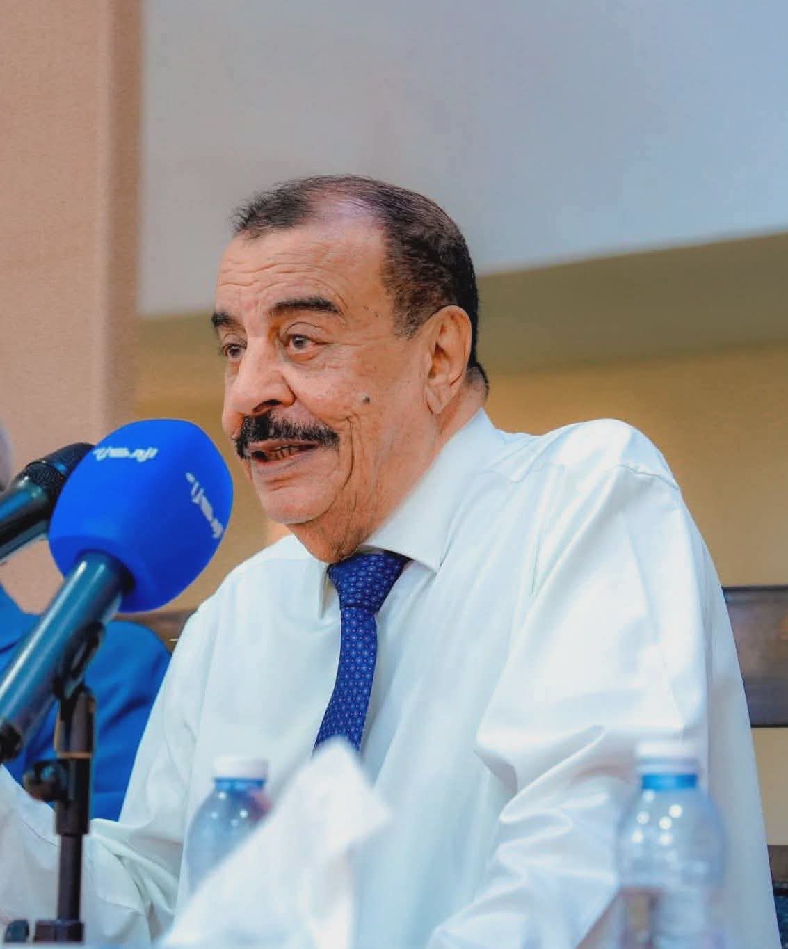 بن بريك يتراجع عن تعليق عضويته في اللجنة التحضيرية للمجلس التنسيقي الأعلى بحضرموت.