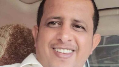 المشهد اليمني - بن لزرق يفجر مفاجأة: الحرس الثوري الإيراني يستعد لقصف موانئ ومطارات يمنية.. وهذا ما قاله عن "أعمدة الدخان"