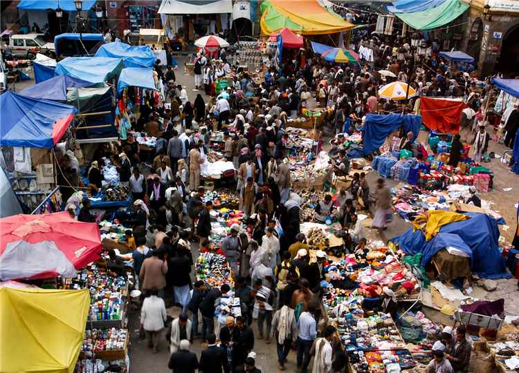 تاجر في صنعاء يكشف احتجاز موظفه رغم سداده مليون ريال للحو_ثيين