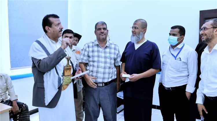 تدشين مشروع القوافل الطبية لإجراء 419 عملية جراحية لمكافحة العمى واستئصال اللوزتين بمأرب