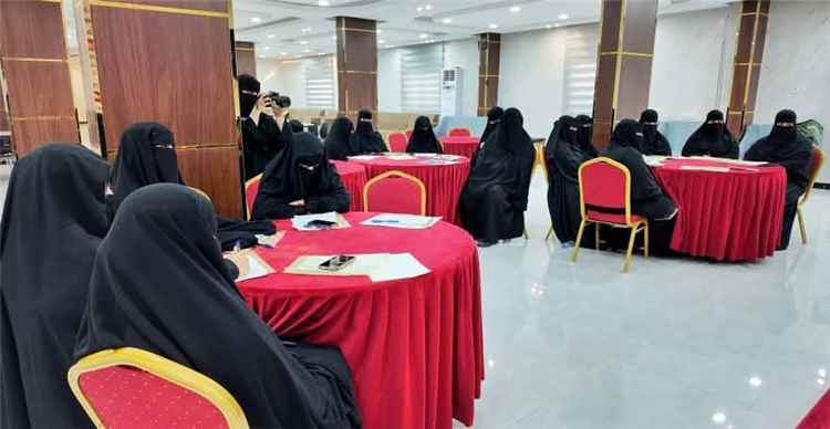 تدشين ورشة لتعزيز قدرات الشرطيات والوسيطات المجتمعية في "حل النزاعات" بشبوة