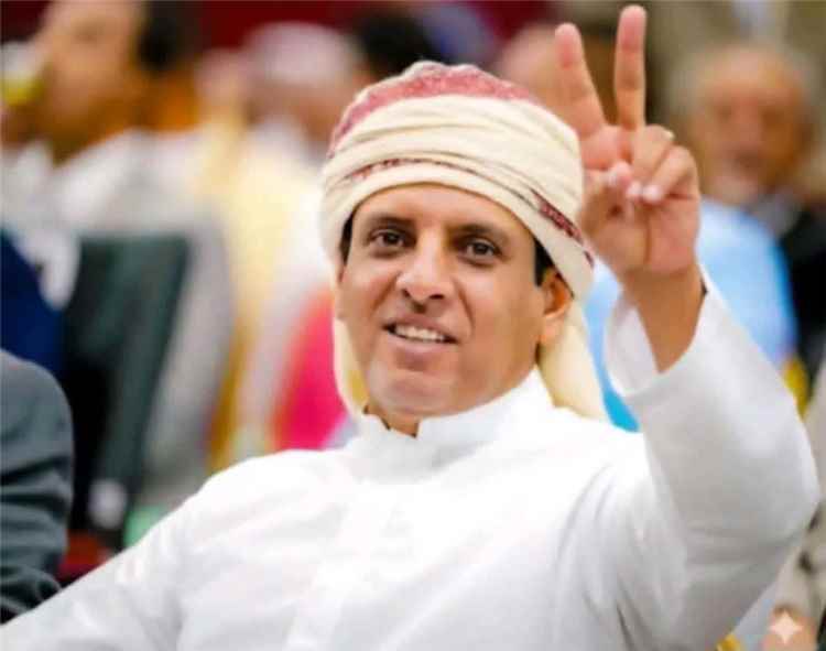 المشهد اليمني - ترتيبات لإزاحة الزبيدي وتعيين باكريت رئيساً للمجلس الانتقالي الجنوبي