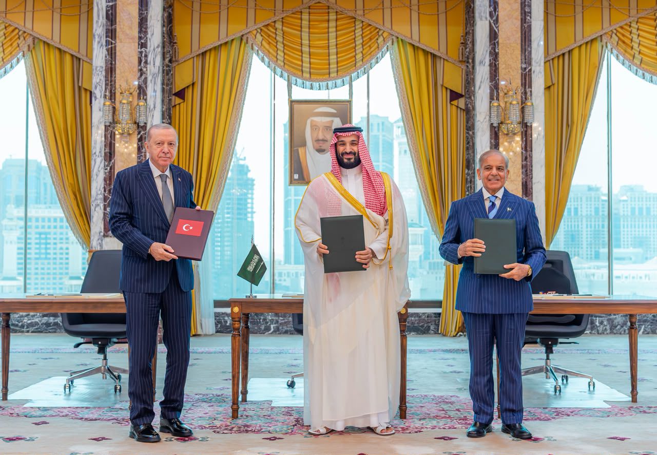 ترحيب عربي وإسلامي واسع باتفاقية مكة للدفاع المشترك.. دعم للأمن الإقليمي وتعزيز لمنظومة الردع