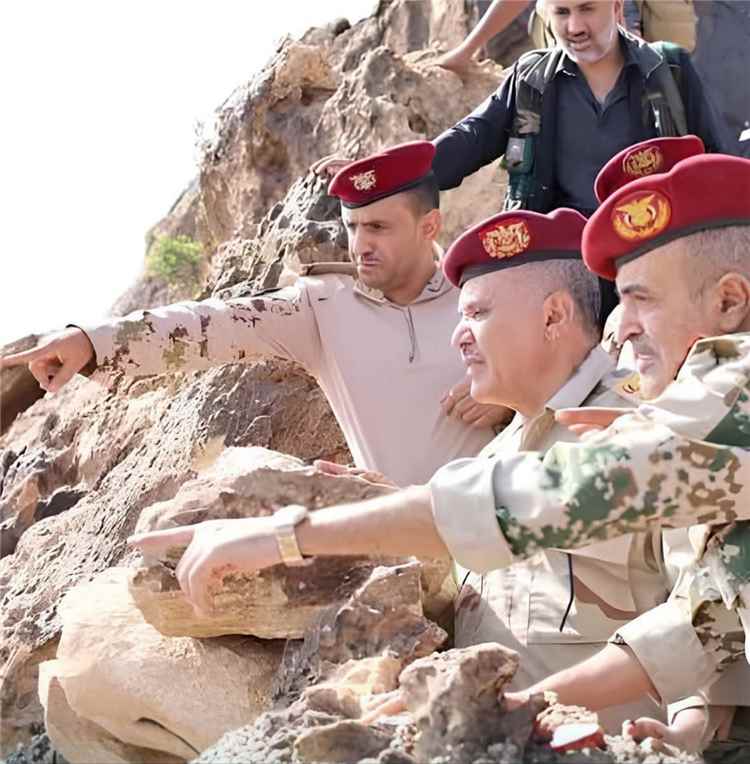 المشهد اليمني - تعز.. الجيش الوطني يرصد تعزيزات حوثية شمال المدينة ويعلن رفع الجاهزية القصوى