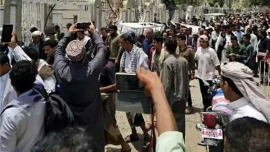 تعز تشيّع مراسل "العربية" محمد عيضة وسط مطالبات بمحاسبة الجناة