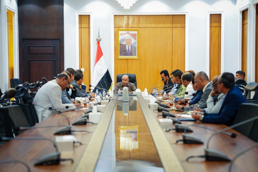 توجيهات رئاسية برفع الجاهزية في حضرموت وتُفعّل خطط الطوارئ تحسباً لأي تصعيد حوثي