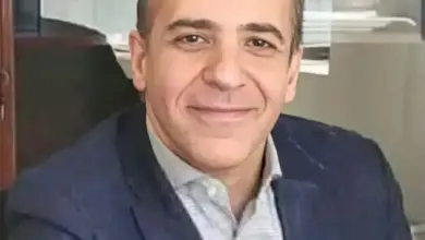 جسيمة | زوجة الطبيب المضواحي تكشف تعرضه للتعذيب في سجون الحوثيين وانتزاع اعترافات منه بالإكراه