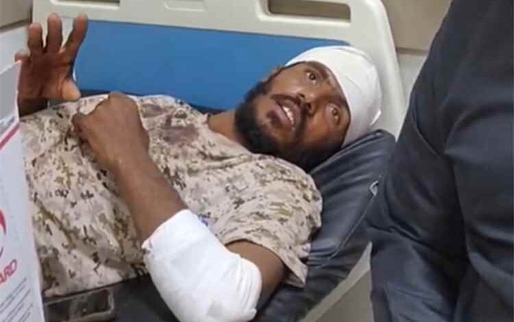 المشهد اليمني - جندي جريح يروي تفاصيل الهجوم الحوثي ويؤكد: عزيمتنا لن تلين... ونطالب بتسريع معركة التحرير