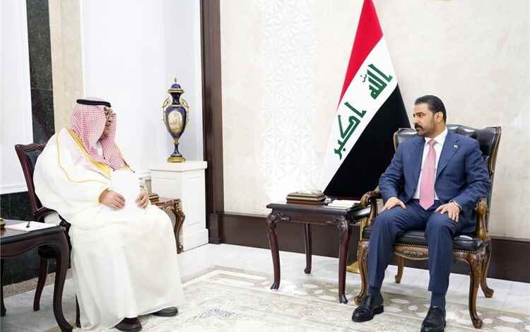 المشهد اليمني - حاملًا أدلة واعتراضات صريحة.. رئيس الاستخبارات السعودي في بغداد عقب تقارير عن هجمات مشتركة للفصائل والحوثيين