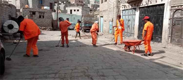 حملة نظافة شاملة تتواصل في مديرية التواهي وتستهدف الأحياء والشوارع الداخلية