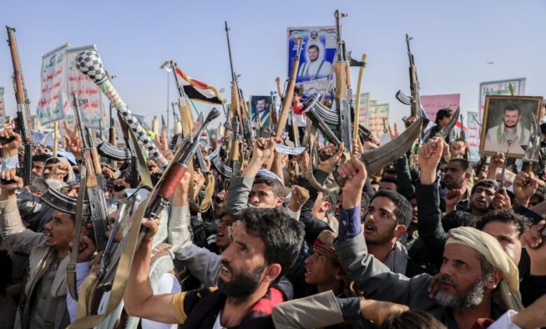 خبرات حزب الله للحوثيين تظهر في أفريقيا.. إمبراطورية تهريب سرية تُهدد دول الجوار وتستهدف خطوط الملاحة البحرية