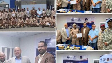 خفر السواحل بحضرموت تختتم دورتين تخصصيتين في الفن البحري وأمن المنشآت