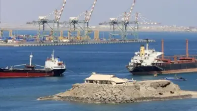 خلافات حوثية حول صلاحيات الموانئ تغلق ميناء الحديدة