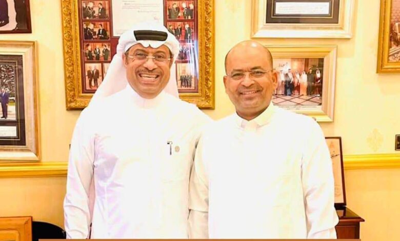خنبش ورئيس مجلس رجال الأعمال السعودي اليمني بن محفوظ يبحثان في جدة توسيع الشراكة الاقتصادية وتعزيز الحضور الحضرمي