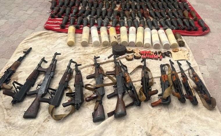 درع الوطن تعلن ضبط شاحنة محملة بأسلحة وذخائر في المهرة
