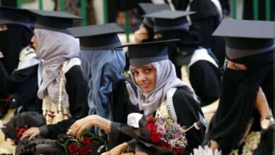 رئاسة جامعة صنعاء تتحدى القضاء وتحرم طالبة من وثائق تخرجها