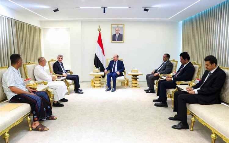 المشهد اليمني - رئيس الوزراء: القطاع الخاص شريك أساسي في التعافي الاقتصادي واستعادة الاستثمار