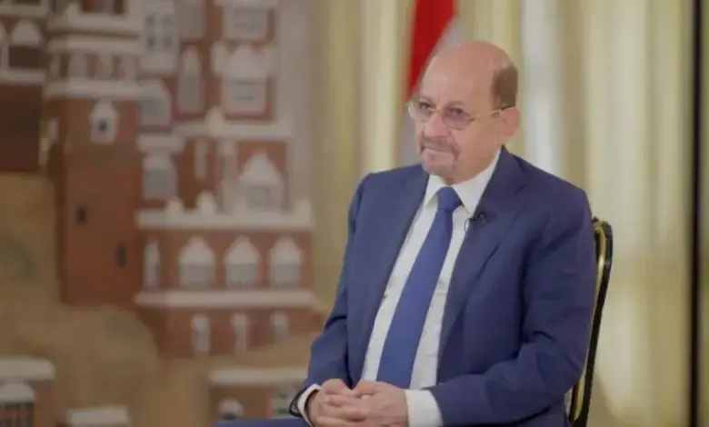 رئيس الوزراء اليمني يضع معادلة الحسم: استعادة سيادة الدولة وكسر (الارتهان للطوارئ) هما الرد الأمثل على الإرهاب الحوثي