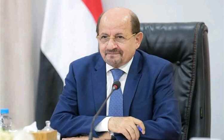 رئيس الوزراء يبحث مع وزير الدولة البريطاني تعزيز التعاون ومواجهة التحديات الأمنية في اليمن والمنطقة