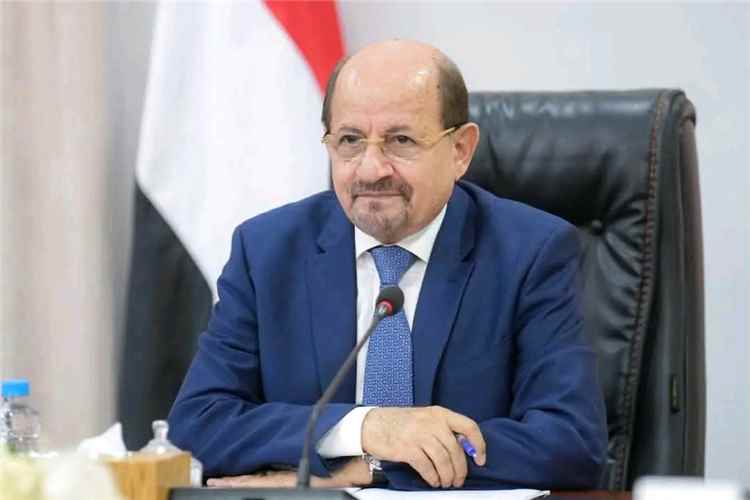 رئيس الوزراء يبحث مع وزير الدولة البريطاني تعزيز التعاون ومواجهة التحديات الأمنية في اليمن والمنطقة