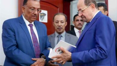 رئيس الوزراء يزور رئاسة مصلحة الجمارك ويؤكد على المسؤولية المشتركة لمواجهة التهريب