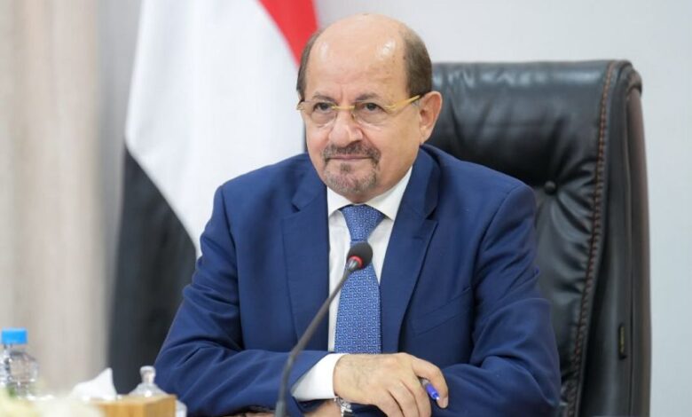رئيس الوزراء يعقد اجتماع مع وزير الدولة البريطاني لشؤون الشرق الأوسط وشمال أفريقيا