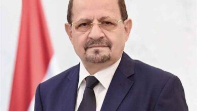 رئيس الوزراء يناقش مع القائم بالأعمال الأمريكي العلاقات الثنائية