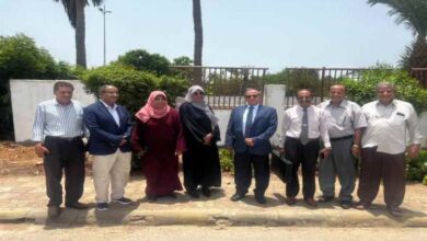 رئيس جامعة عدن يبحث مشروع إعادة تأهيل مقبرة شهداء الجامعة