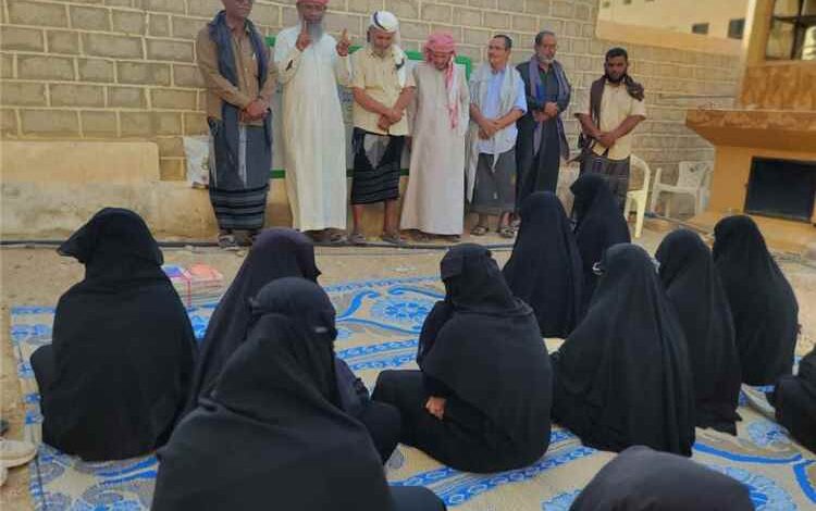 رئيس لجنة الشؤون الاجتماعية ومدير مكتب محو الأمية بالقطن يدشّنان العام الدراسي 2026/2027م