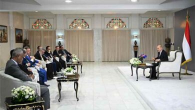 رئيس مجلس القيادة في رسالة أخيرة للمليشيات: الفرصة ما تزال متاحة لإلقاء السلاح والانخراط في بناء وطن يتسع للجميع
